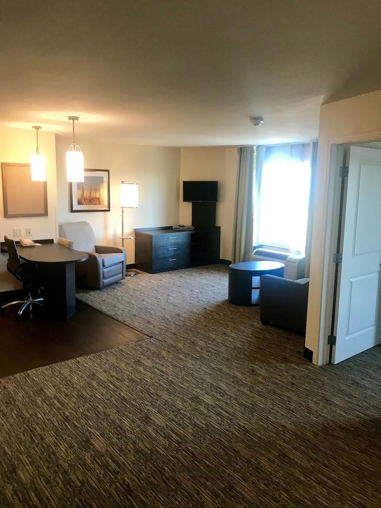 Candlewood Suites Lincoln By Ihg Buitenkant foto