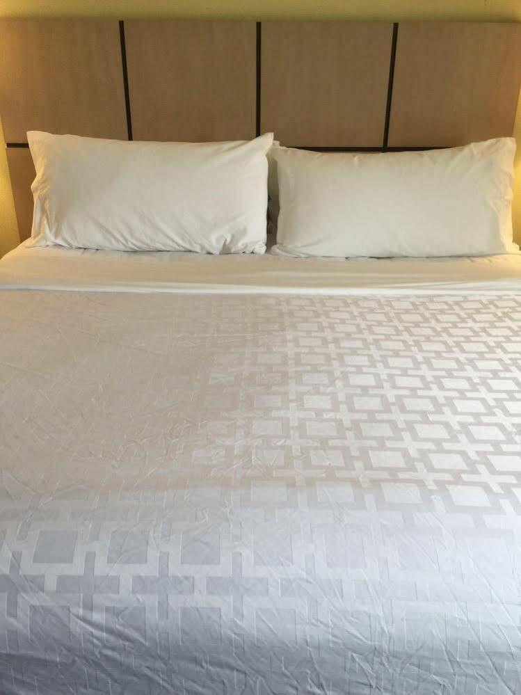 Candlewood Suites Lincoln By Ihg Buitenkant foto